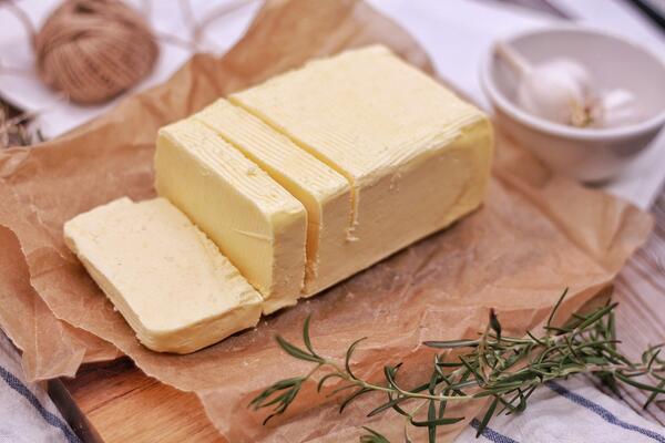 Butter, aufgeschnitten
