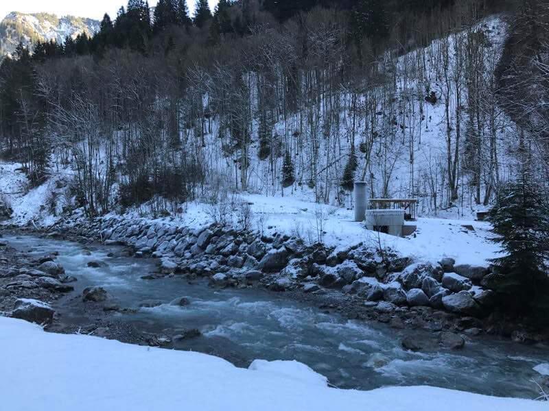 Schneeschuhwanderung Lutz, Unterhalb von Buchboden befindet sich das Schwefelbad direkt an der Lutz. Foto: Christina Schwann © Christina Schwann Unterhalb von Buchboden befindet sich das Schwefelbad direkt an der Lutz. Foto: Christina Schwann