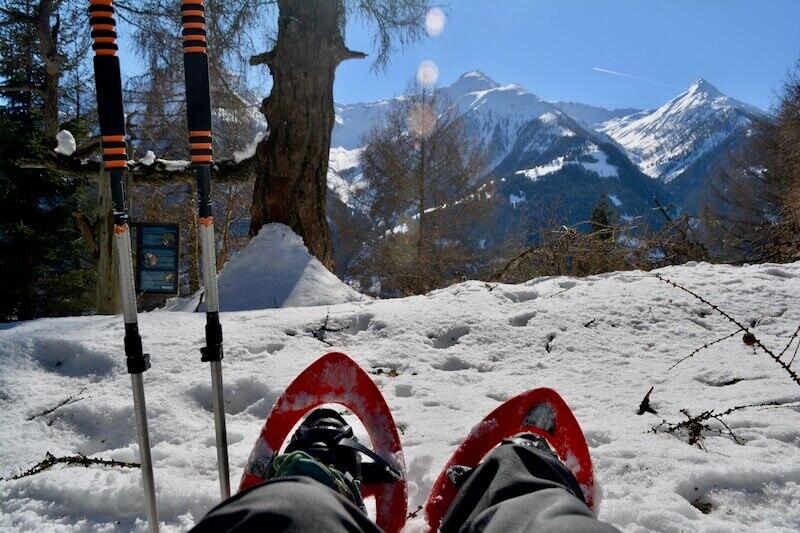 Mit den Schneeschuhen geht es kreuz und quer durchs Zedlacher Paradies © Katharina Kropshofer Mit den Schneeschuhen geht es kreuz und quer durchs Zedlacher Paradies