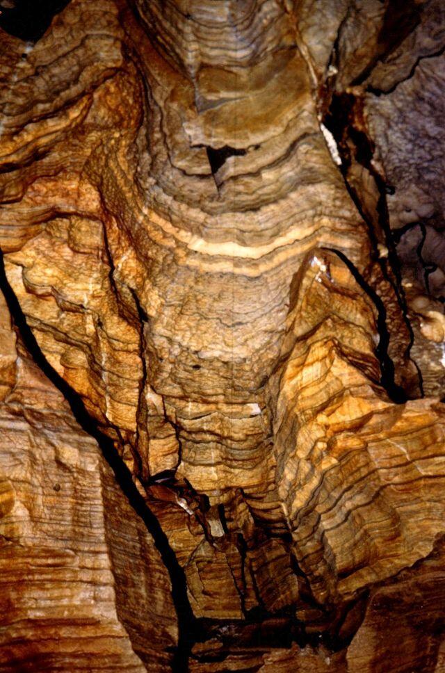 Spannagelhöhle © Günther J. Wolf / Wikimedia Commons (CC BY-SA 2.0 DE) Spannagelhöhle