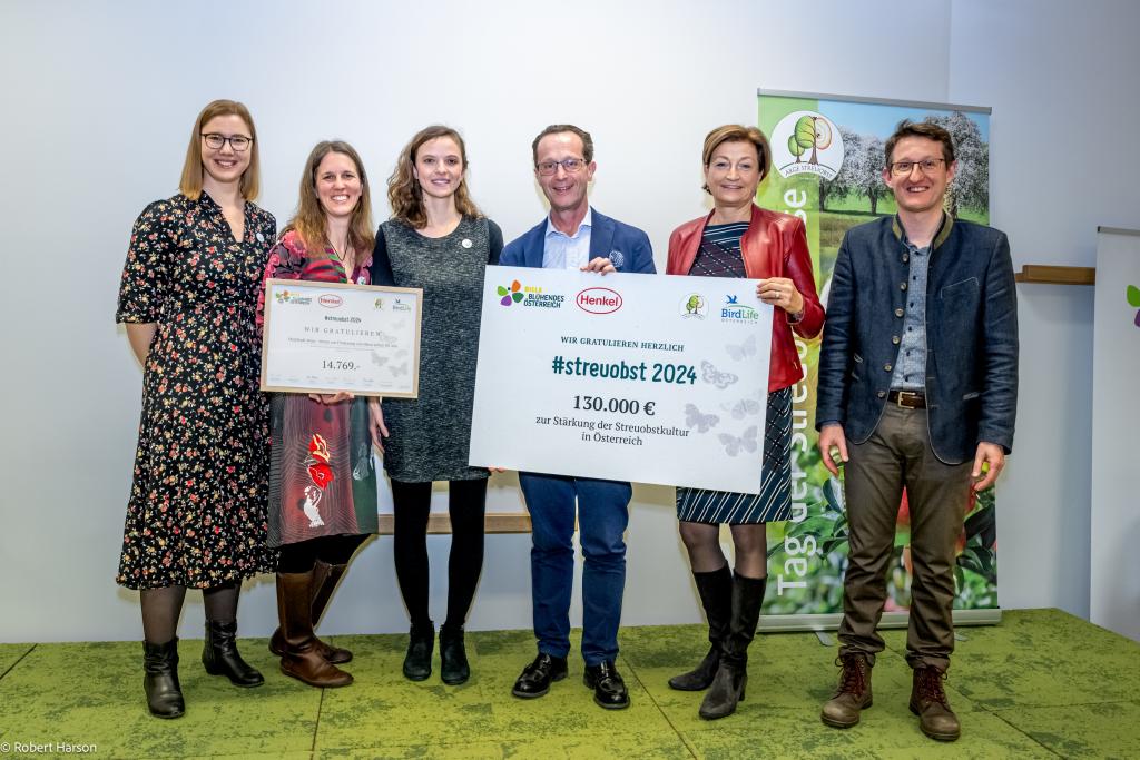 Michaela Burger, Katja Arzberger Viktoria Matejka (Vorstand ObstStadt Wien), Robert Nagele (BILLA Vorstand), Birgit Rechberger-Krammer (Präsidentin Henkel in Österreich), Rainer Silber (Obmann Stv. ARGE Streuobst)