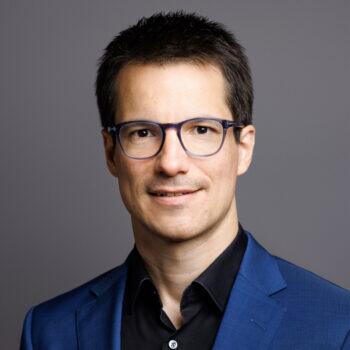 Mann mit Brille