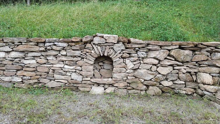 Trockensteinmauer