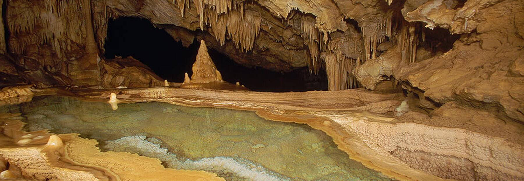 Höhle