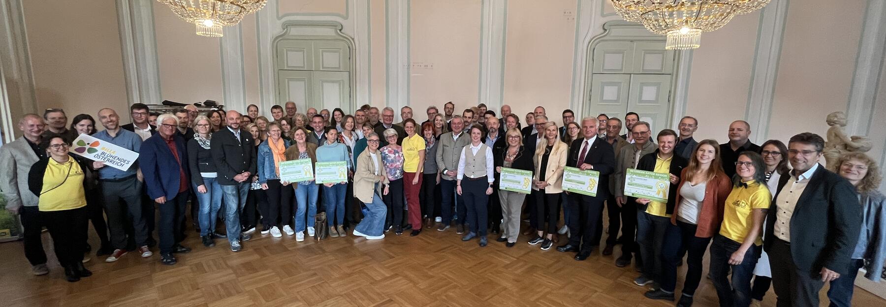 Die Teilnehmer:innen beim Netzwerk Natur Region Gemeinde-Gipfeltreffen 2024 zum Thema "Renaturierung im Fokus" in Bad Vöslau