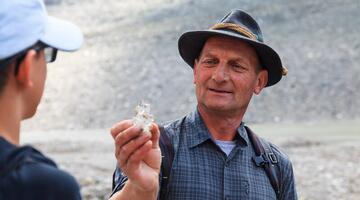 Nationalpark-Ranger Georg Granig hat das Eis im Griff © Uwe Grinzinger Nationalpark-Ranger Georg Granig hat das Eis im Griff