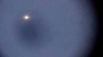 Ein Blick durch das Teleskop auf Jupiter © Katharina Kropshofer Ein Blick durch das Teleskop auf Jupiter