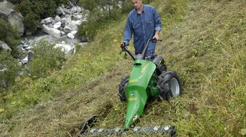 Balkenmäher im Einsatz auf steilen Flächen