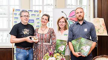 Präsentation der neuen Schmetterlingsstudie "ausgeflattert III"
