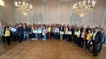 Die Teilnehmer:innen beim Netzwerk Natur Region Gemeinde-Gipfeltreffen 2024 zum Thema "Renaturierung im Fokus" in Bad Vöslau